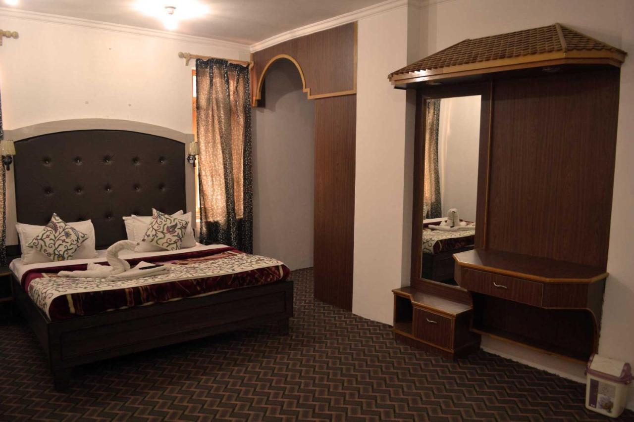 Hotel Al Azrah Srīnagar Esterno foto