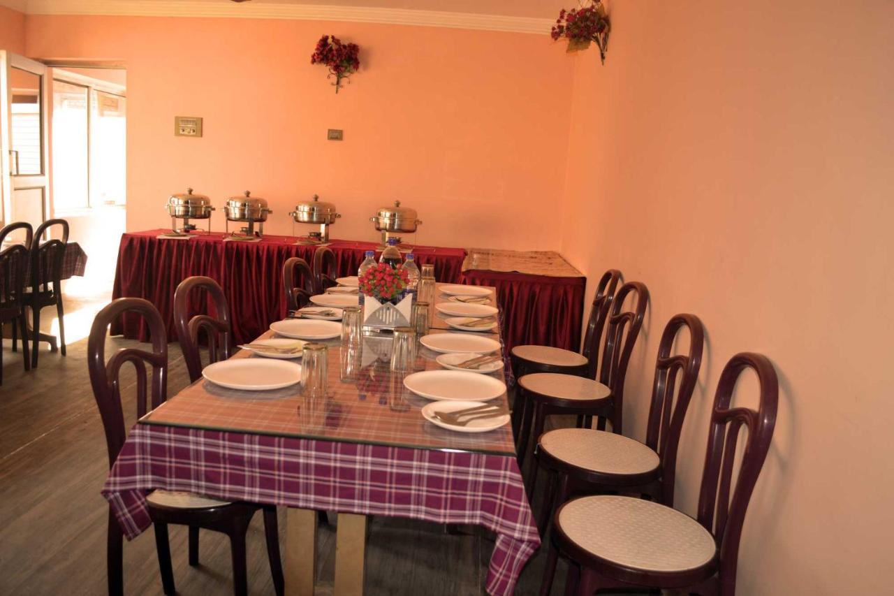 Hotel Al Azrah Srīnagar Esterno foto