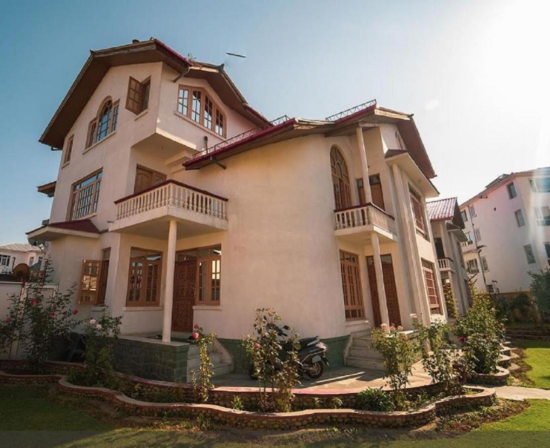 Hotel Al Azrah Srīnagar Esterno foto