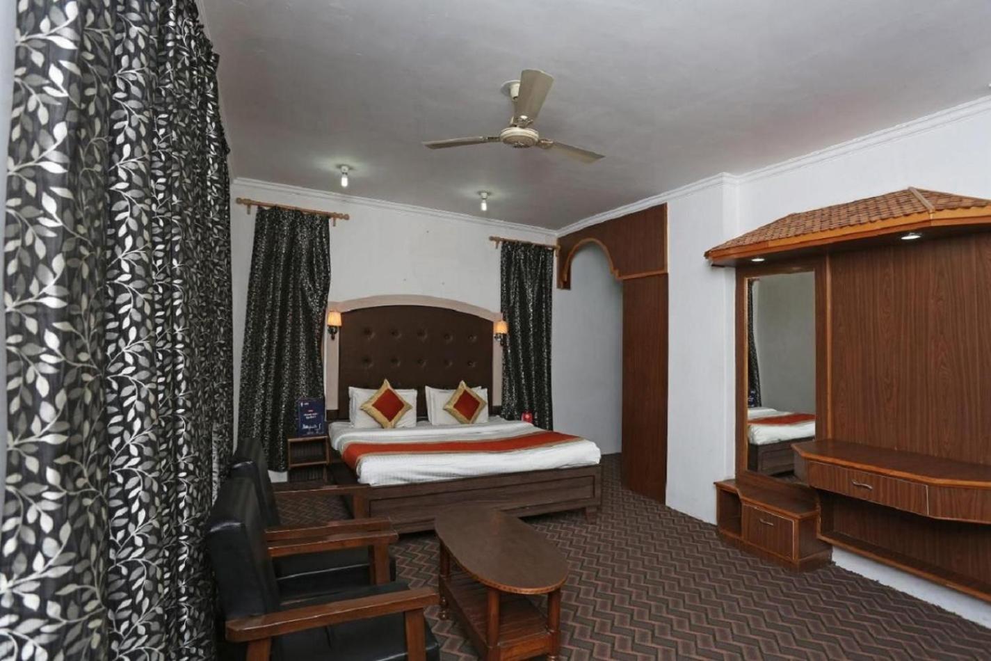 Hotel Al Azrah Srīnagar Esterno foto